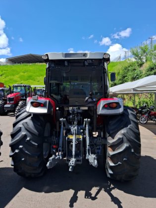 2018 MASSEY FERGUSON MF6711