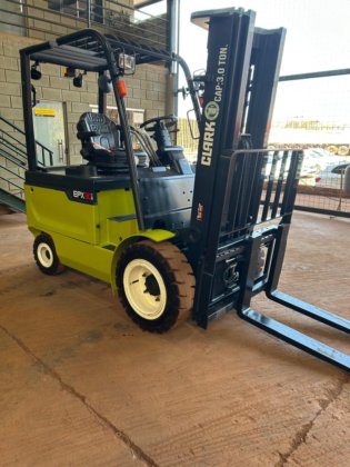 2023 CLARK EPX30I
