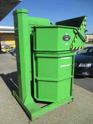 ペーパーベーラー、ベーラー BERGMANN PS 8100 油圧式ウェストベーラー