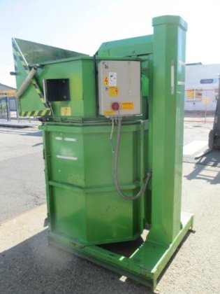 ペーパーベーラー、ベーラー BERGMANN PS 8100 油圧式ウェストベーラー