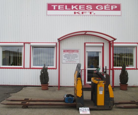 ユンゲインリッヒECE 220は、2〜#4269をノックダウン