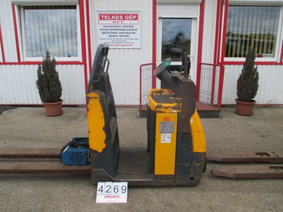 ユンゲインリッヒECE 220は、2〜#4269をノックダウン