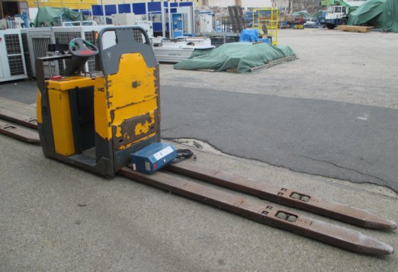 ユンゲインリッヒECE 220は、2〜#4269をノックダウン