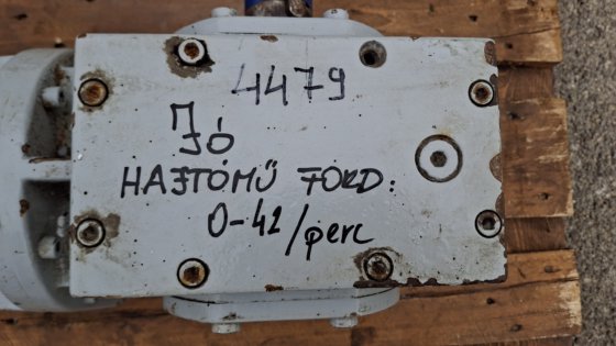 交流电机，带变速箱和滚筒 0.075 千瓦 #4479