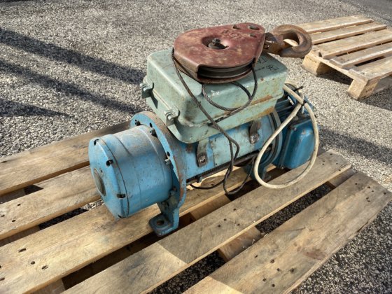 1983 固定式电动蟹绞车，起重机车厢 0.5 吨 #5266