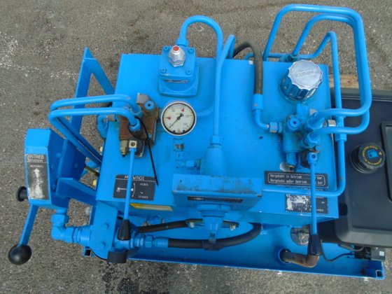 ガソリンエンジン駆動油圧フィードポンプ #5680