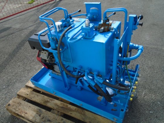 ガソリンエンジン駆動油圧フィードポンプ #5680