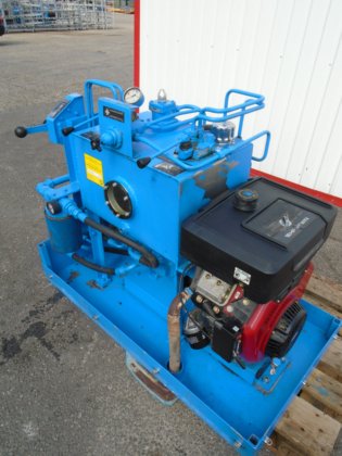 ガソリンエンジン駆動油圧フィードポンプ #5680