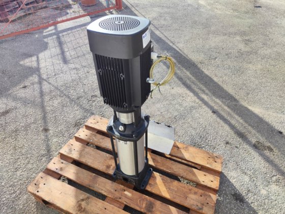 遠心分離機、グルンドフォス4kW #6555