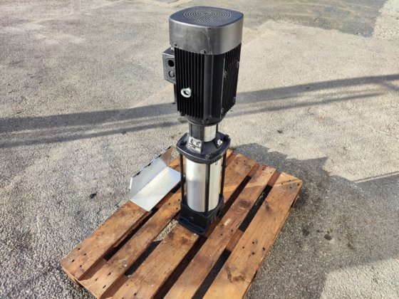 遠心分離機、グルンドフォス4kW #6555