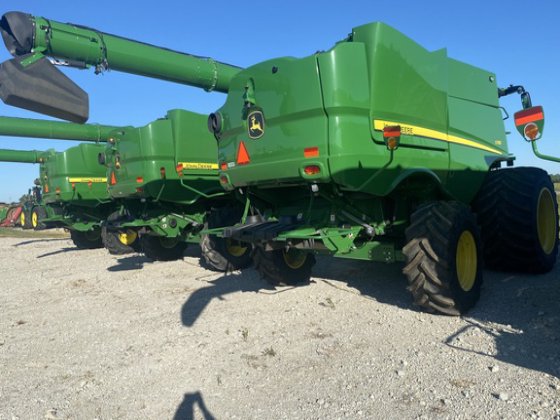 2023 John Deere S780