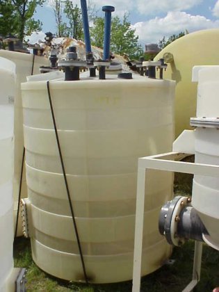 600 gallon poly water tank