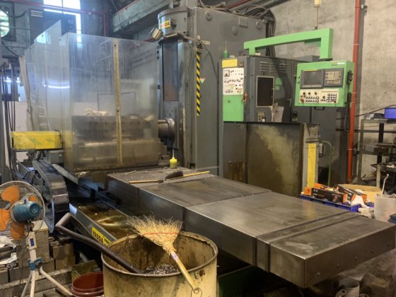 1981 安田臥式中心機 YBM-90N