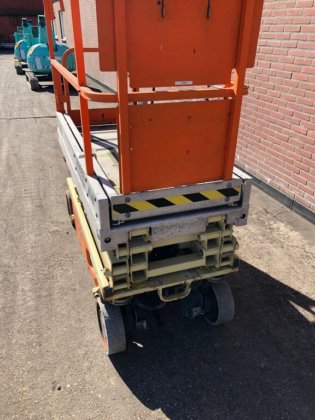2012 JLG 1930es