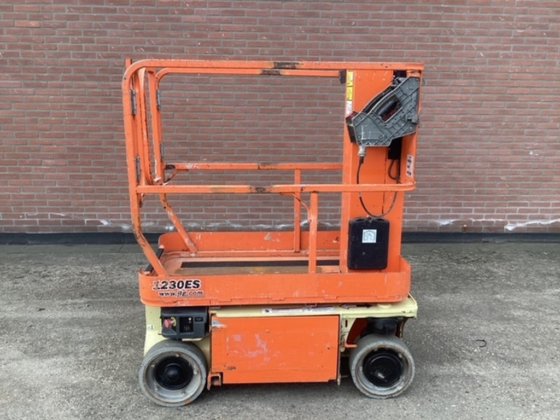 2012 JLG 1230ES