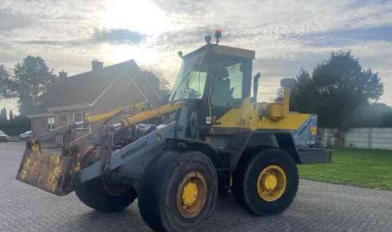 1998 Werklust WG 18C with rubble bucket + silage harvester, Cummins 6 ...