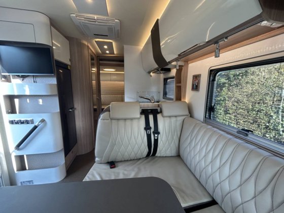 2021 Burstner Ixeo I 744