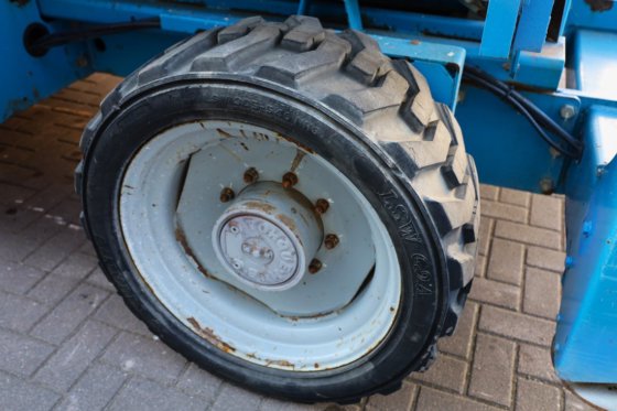 2012 ジーニー GS4390