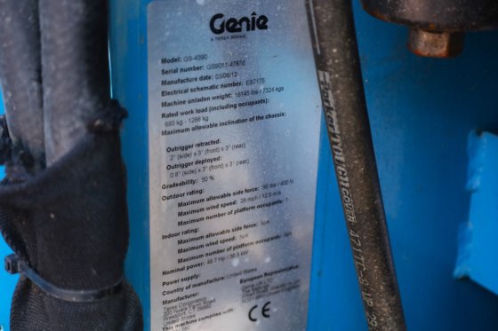 2012 GENIE GS4390