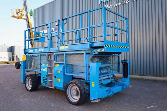 2012 ジーニー GS4390