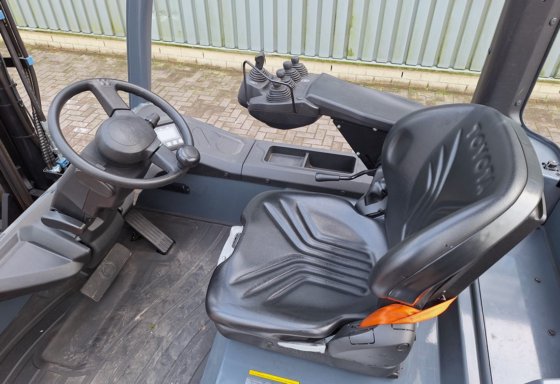 2022年式トヨタ9FBM70T