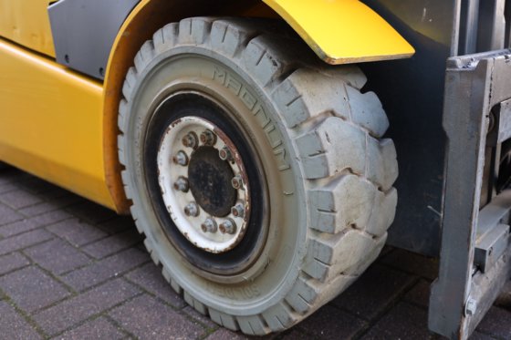 2009 ユングハインリッヒEFG425K