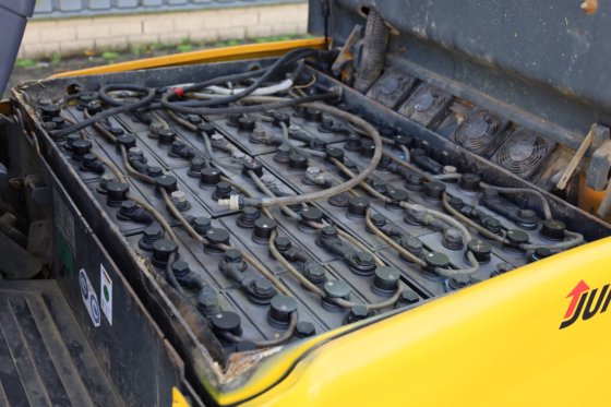 2009 ユングハインリッヒEFG425K