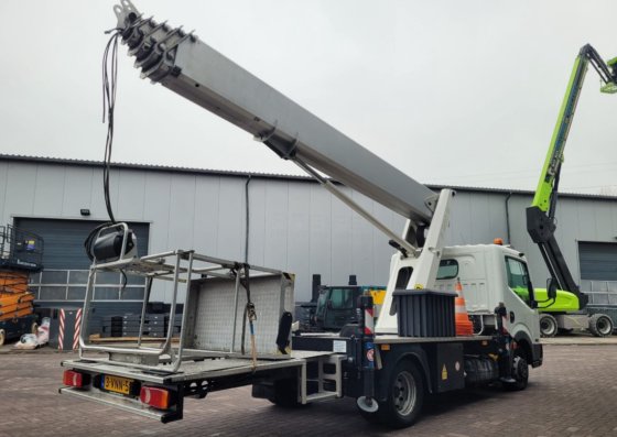 2011 PALFINGER P260B