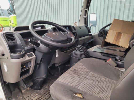 2011 PALFINGER P260B