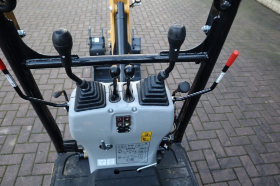 2021 キャタピラー 300.9D