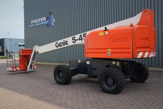 2011 GENIE S45