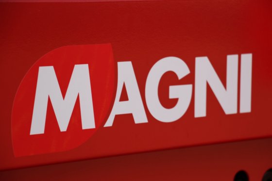 2019 マグニ ES1212E