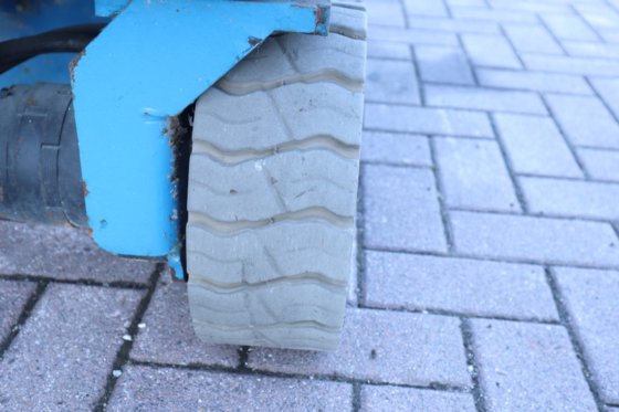 2013 ジーニー GS1932