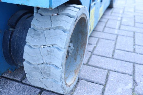 2013 ジーニー GS1932