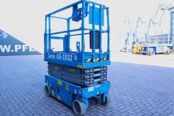 2013 ジーニー GS1932