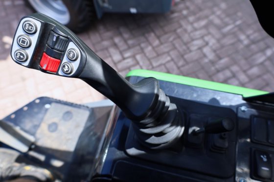 2024 ジャイアントG2700E