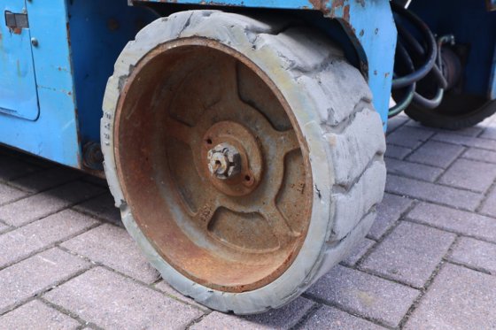 2013 ジーニー GS4047