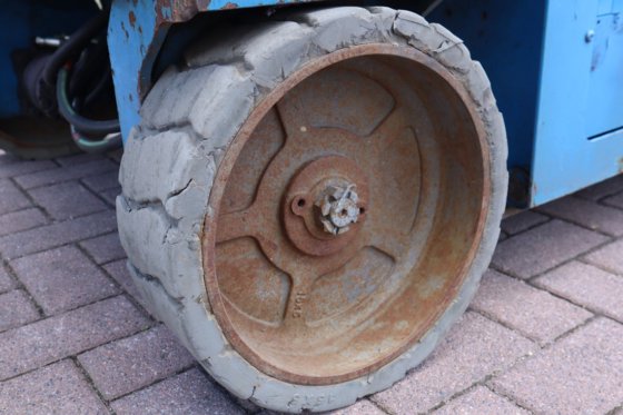 2013 ジーニー GS4047