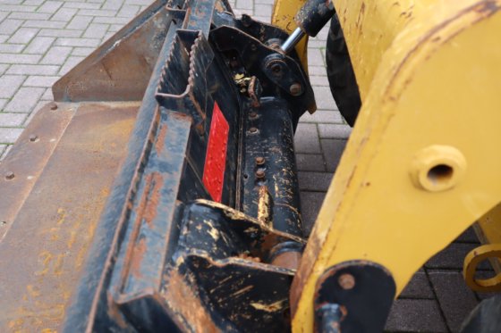 2019 CATERPILLAR 216B3