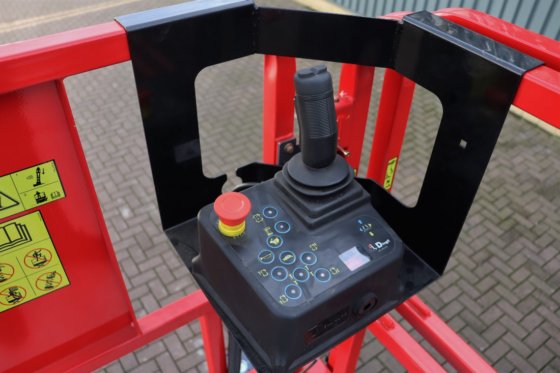 2021 マグニ ES1418RT