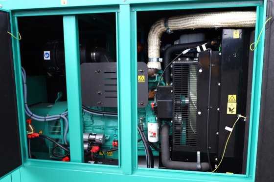 2025 キュミンズ C220D5EQ