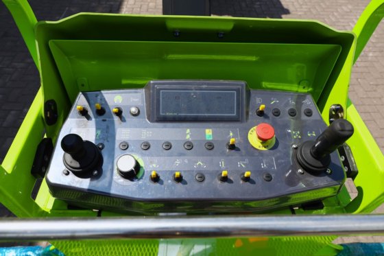 2024 ズームリオン ZA20J