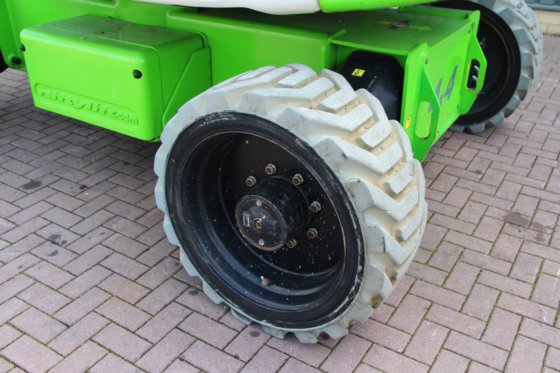 2014 ニフティリフト HR28 ハイブリッド