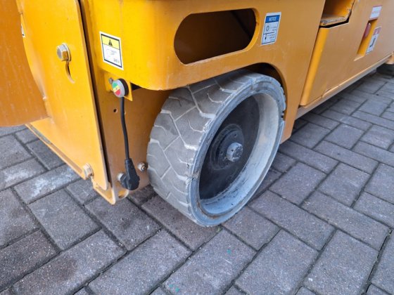 2011 HAULOTTE Compact 10