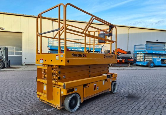 2011 HAULOTTE Compact 10