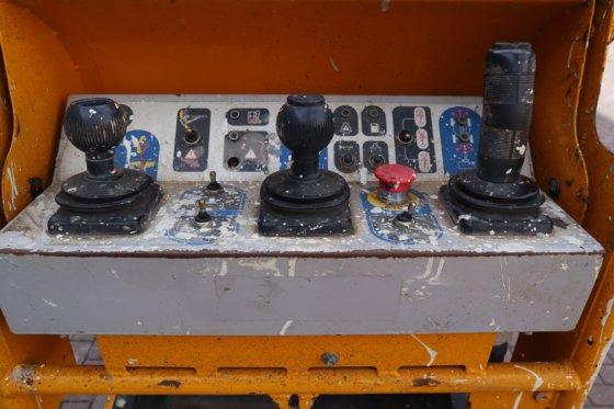 2012款曼尼通160ATJ