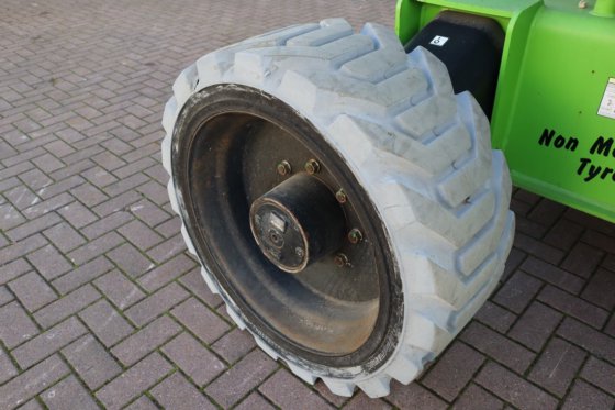 2015 ニフティリフト HR28 ハイブリッド