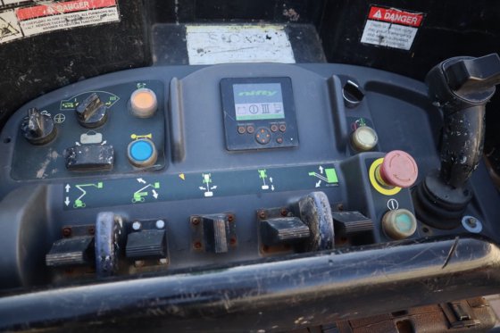 2015 ニフティリフト HR28 ハイブリッド