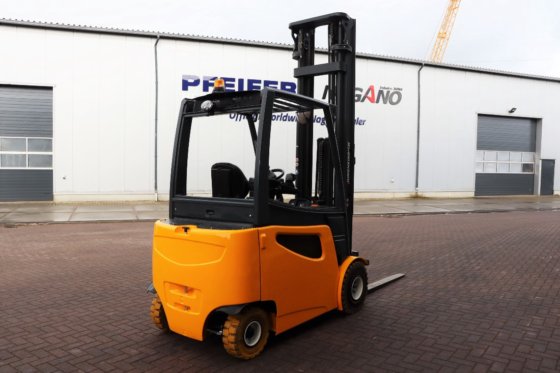 2015 ユンハインリッヒ EFG425K