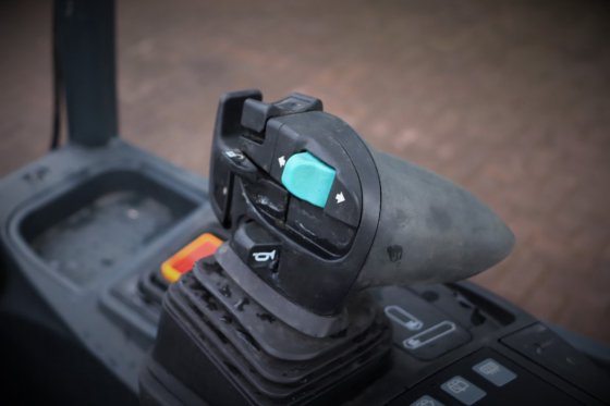 2015 ユンハインリッヒ EFG425K